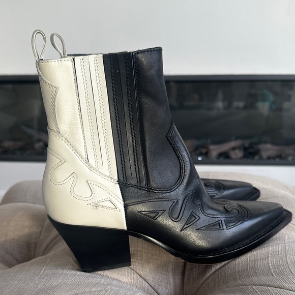 Dolce Vita Two-Tone Ankle Booties - Picture 7 of 11